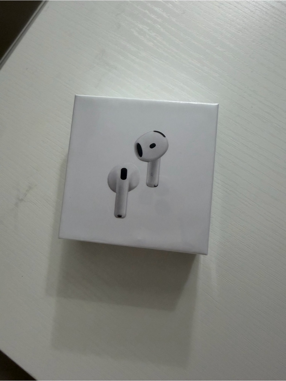 Wireless Earbuds in White - True Wireless Bluetooth Earbuds